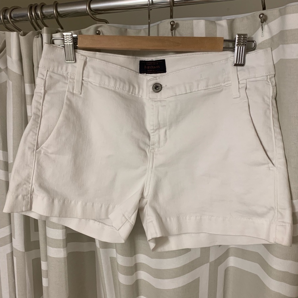 James Jeans white shorts sz28